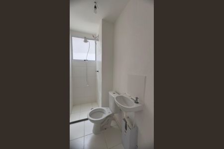 Banheiro Social de apartamento para alugar com 2 quartos, 45m² em Jardim das Margaridas, Salvador