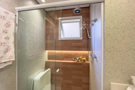 Apartamento à venda com 140m², 3 quartos e 2 vagasBanheiro do quarto 2