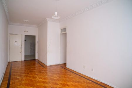 Apartamento para alugar com 108m², 3 quartos e 1 vaga Apartamento para alugar com 108m², 3 quartos e 1 vagaSala