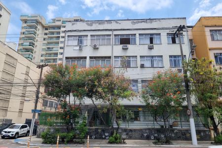 Apartamento para alugar com 108m², 3 quartos e 1 vaga Apartamento para alugar com 108m², 3 quartos e 1 vagaFachada