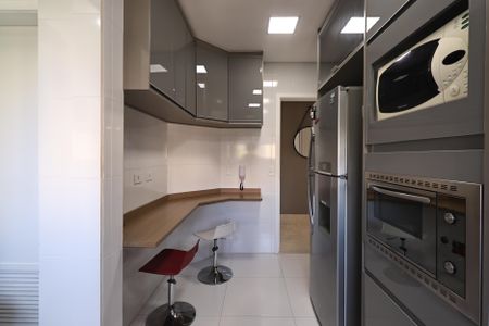 Apartamento para alugar com 93m², 3 quartos e 2 vagas Apartamento para alugar com 93m², 3 quartos e 2 vagasCozinha