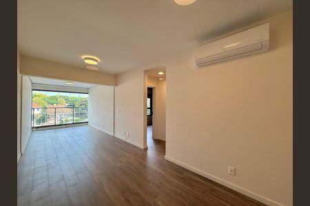 Apartamento à venda com 66m², 2 quartos e 1 vagaSala