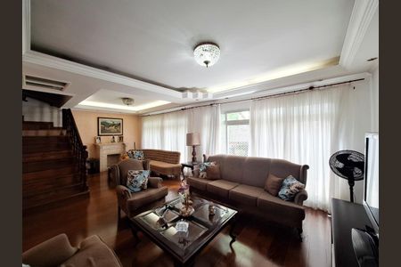 Casa à venda com 300m², 4 quartos e 4 vagasSala