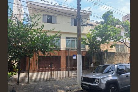 Casa à venda com 300m², 4 quartos e 4 vagasFachada