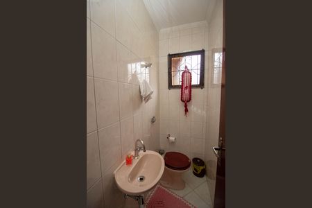 Casa à venda com 107m², 4 quartos e 2 vagasLavabo