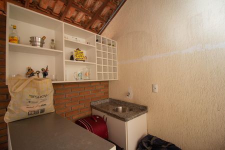 Casa à venda com 107m², 4 quartos e 2 vagasQuintal
