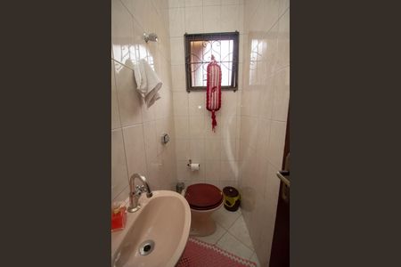 Casa à venda com 107m², 4 quartos e 2 vagasLavabo