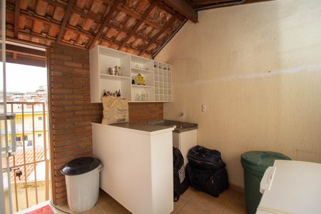Casa à venda com 107m², 4 quartos e 2 vagasQuintal