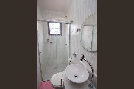 Casa à venda com 107m², 4 quartos e 2 vagasBanheiro Social