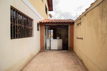 Casa à venda com 107m², 4 quartos e 2 vagasQuintal