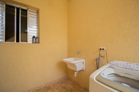 Casa à venda com 107m², 4 quartos e 2 vagasÁrea de Serviço