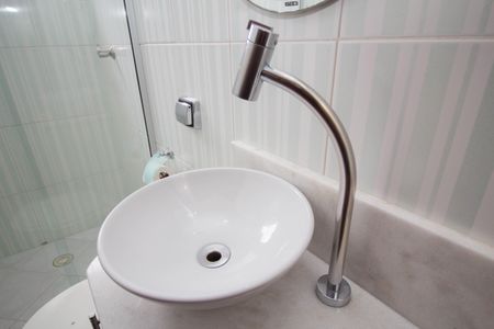 Casa à venda com 107m², 4 quartos e 2 vagasBanheiro Social