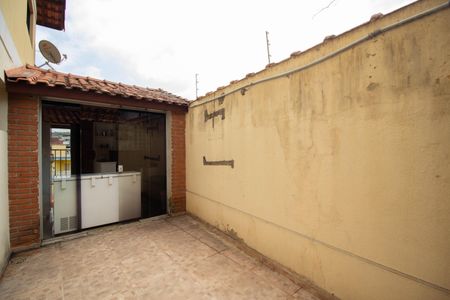 Casa à venda com 107m², 4 quartos e 2 vagasQuintal