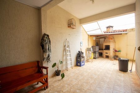 Casa à venda com 107m², 4 quartos e 2 vagasQuintal