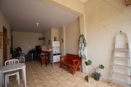 Casa à venda com 107m², 4 quartos e 2 vagasQuintal