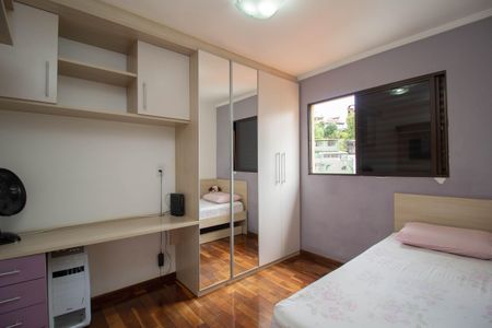 Casa à venda com 107m², 4 quartos e 2 vagasQuarto 2