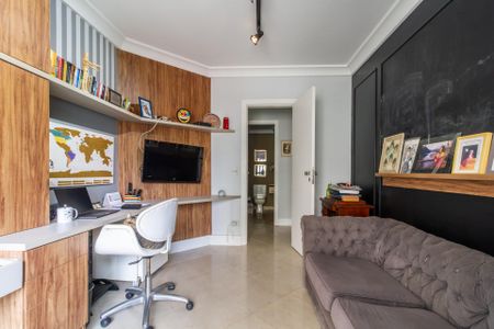 Apartamento à venda com 169m², 4 quartos e 2 vagasEscritório