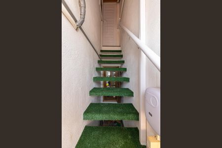 Casa à venda com 170m², 3 quartos e 3 vagasEscada