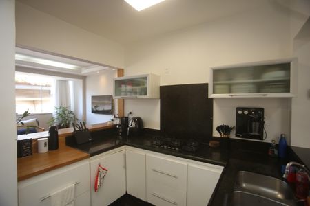 Apartamento à venda com 99m², 3 quartos e 2 vagasCozinha