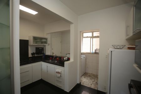 Apartamento à venda com 99m², 3 quartos e 2 vagasCozinha