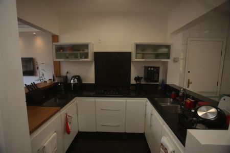 Apartamento à venda com 99m², 3 quartos e 2 vagasCozinha