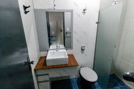 Casa para alugar com 120m², 2 quartos e 2 vagas Casa para alugar com 120m², 2 quartos e 2 vagasBanheiro Social