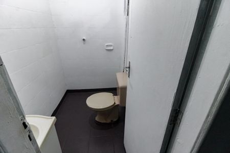 Casa para alugar com 120m², 2 quartos e 2 vagas Casa para alugar com 120m², 2 quartos e 2 vagasBanheiro da Suíte da Edícula