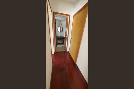 Corredor de apartamento para alugar com 2 quartos, 74m² em Floresta, Porto Alegre