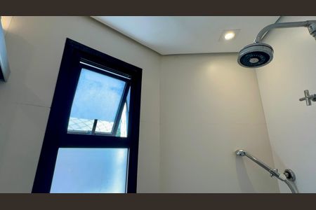 Apartamento à venda com 220m², 3 quartos e 3 vagas Apartamento à venda com 220m², 3 quartos e 3 vagasBanheiro da Suíte 1