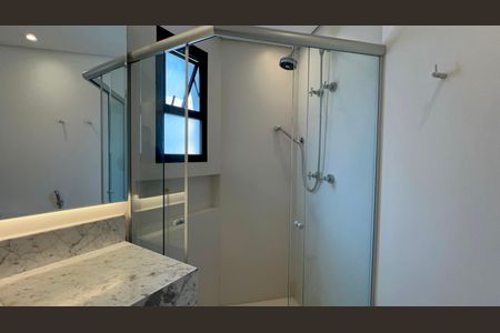 Apartamento à venda com 220m², 3 quartos e 3 vagas Apartamento à venda com 220m², 3 quartos e 3 vagasBanheiro da Suíte 1