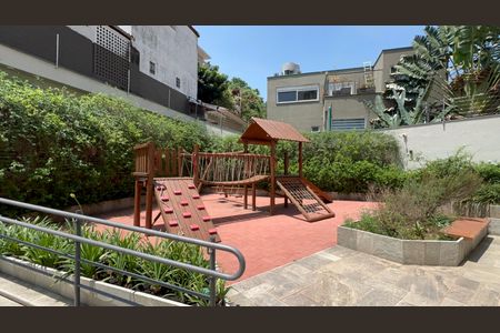 Apartamento à venda com 220m², 3 quartos e 3 vagas Apartamento à venda com 220m², 3 quartos e 3 vagasPlayground