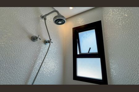 Apartamento à venda com 220m², 3 quartos e 3 vagas Apartamento à venda com 220m², 3 quartos e 3 vagasBanheiro da Suíte 2