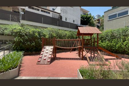 Apartamento à venda com 220m², 3 quartos e 3 vagas Apartamento à venda com 220m², 3 quartos e 3 vagasPlayground