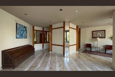 Apartamento à venda com 220m², 3 quartos e 3 vagas Apartamento à venda com 220m², 3 quartos e 3 vagasHall de entrada