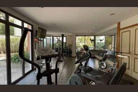 Apartamento à venda com 220m², 3 quartos e 3 vagas Apartamento à venda com 220m², 3 quartos e 3 vagasAcademia