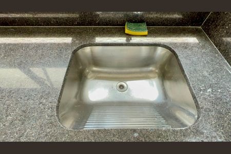 Apartamento à venda com 220m², 3 quartos e 3 vagas Apartamento à venda com 220m², 3 quartos e 3 vagasÁrea de Serviço