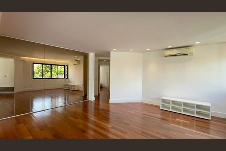 Apartamento à venda com 220m², 3 quartos e 3 vagas Apartamento à venda com 220m², 3 quartos e 3 vagasSala