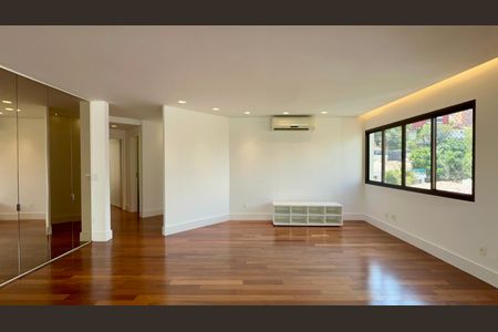 Apartamento à venda com 220m², 3 quartos e 3 vagas Apartamento à venda com 220m², 3 quartos e 3 vagasSala