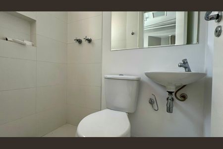 Apartamento à venda com 220m², 3 quartos e 3 vagas Apartamento à venda com 220m², 3 quartos e 3 vagasBanheiro de serviço