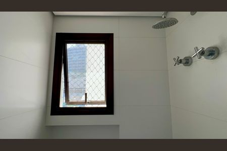 Apartamento à venda com 220m², 3 quartos e 3 vagas Apartamento à venda com 220m², 3 quartos e 3 vagasBanheiro de serviço