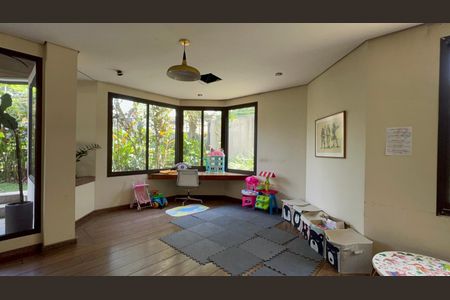 Apartamento à venda com 220m², 3 quartos e 3 vagas Apartamento à venda com 220m², 3 quartos e 3 vagasBrinquedoteca