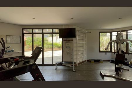 Apartamento à venda com 220m², 3 quartos e 3 vagas Apartamento à venda com 220m², 3 quartos e 3 vagasAcademia