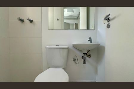 Apartamento à venda com 220m², 3 quartos e 3 vagas Apartamento à venda com 220m², 3 quartos e 3 vagasBanheiro de serviço