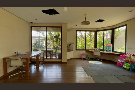 Apartamento à venda com 220m², 3 quartos e 3 vagas Apartamento à venda com 220m², 3 quartos e 3 vagasBrinquedoteca