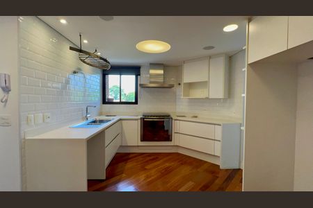 Apartamento à venda com 220m², 3 quartos e 3 vagas Apartamento à venda com 220m², 3 quartos e 3 vagasCozinha