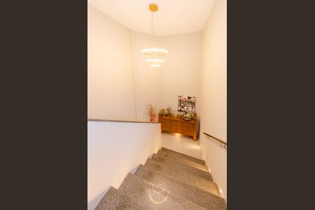 Apartamento à venda com 312m², 5 quartos e 3 vagasEscada