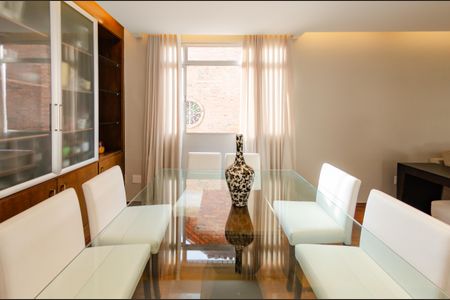 Apartamento à venda com 312m², 5 quartos e 3 vagasSala