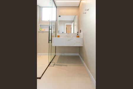 Apartamento à venda com 312m², 5 quartos e 3 vagasBanheiro social 1