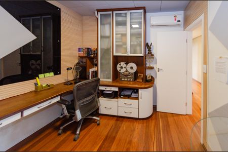 Apartamento à venda com 312m², 5 quartos e 3 vagasQuarto 3