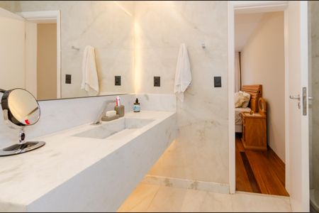 Apartamento à venda com 312m², 5 quartos e 3 vagasBanheiro suíte